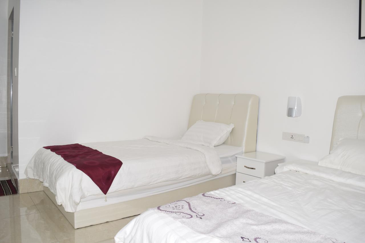 S Rose Hotel Sepang Eksteriør billede