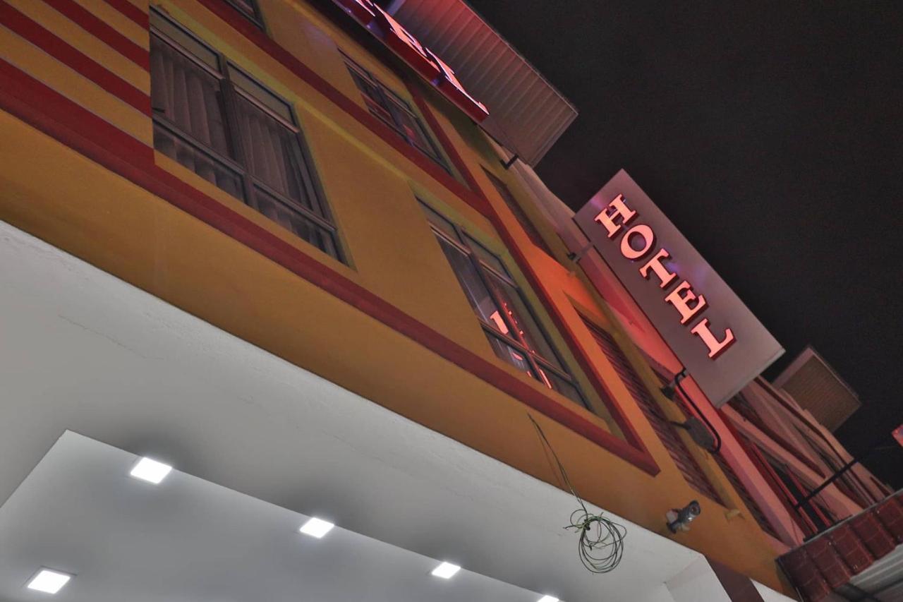 S Rose Hotel Sepang Eksteriør billede